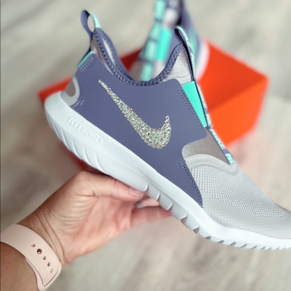 New in box Nike flex runner custom with Swarovski crystals - Picture 4 of 4